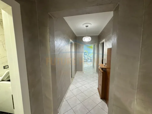 Tirane, shitet apartament 2+1+2 Kati 3, 119 m² 200.000 € (LAPRAKE)