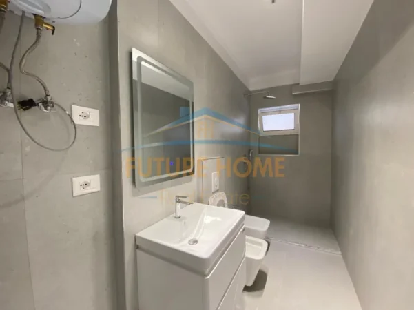 Tirane, shes apartament 2+1+Ballkon Kati 4, 65 m² 118.000 € (UET)