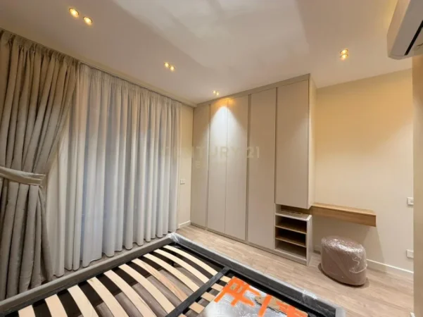 Tirane, jepet me qera apartament 2+1+Aneks+Ballkon Kati 3, 115 m² 1.500 € 