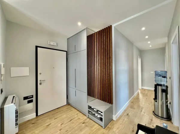 Shqiperi, jepet me qera apartament 3+1+Aneks+Ballkon Kati 2, 130 m² 2.100 € 