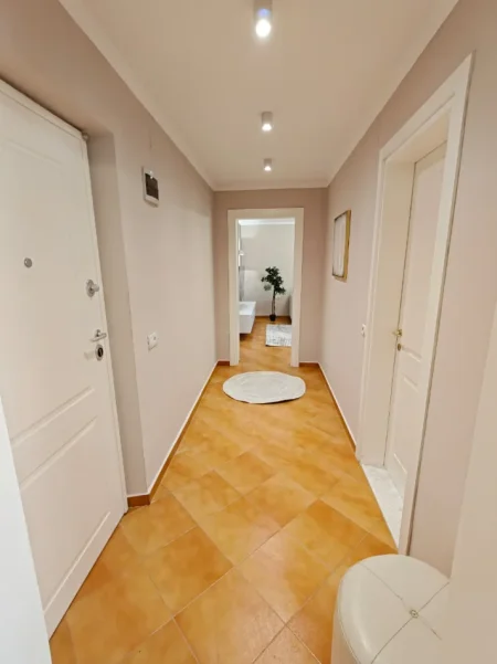 Tirane, shitet apartament 1+1 Kati 4, 64 m² 144.000 € (SELVIA)