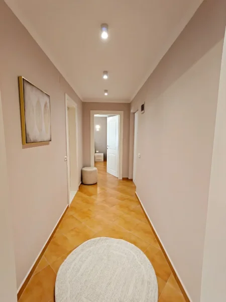 Tirane, shitet apartament 1+1 Kati 4, 64 m² 144.000 € (SELVIA)