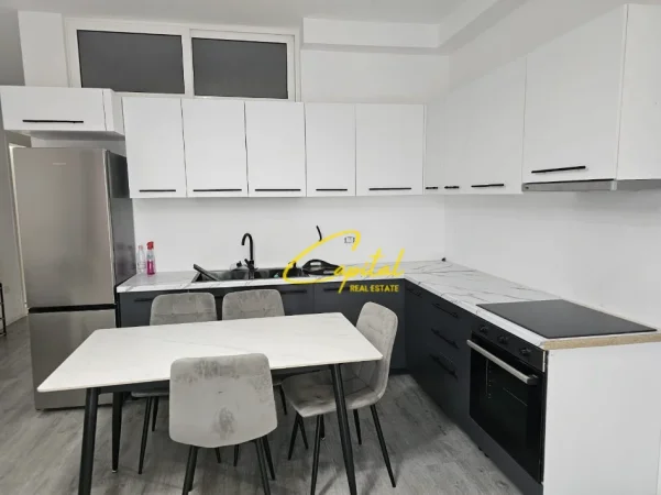 Tirane, jepet me qera apartament 2+1 Kati 3, 78 m² 700 € (5 MAJI)