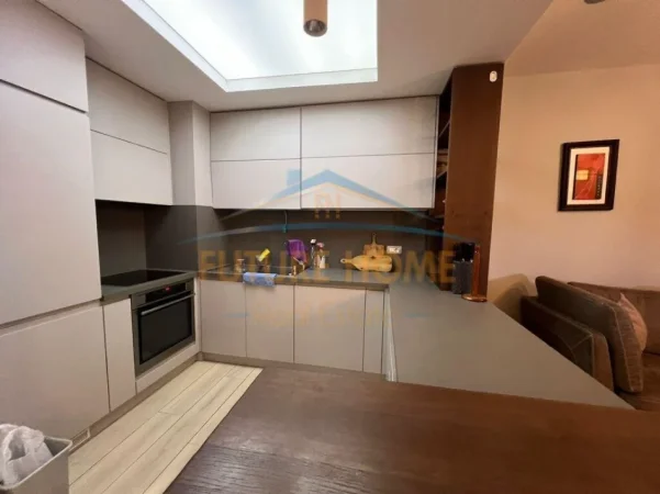 Tirane, shitet apartament 2+1+2+Ballkon Kati 3, 97 m² 225.000 € (Ish Parku i Autobuzave)