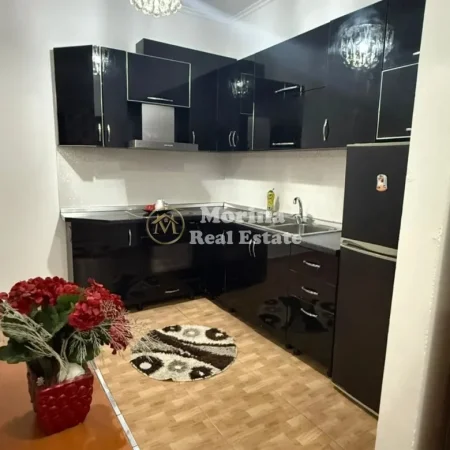 Tirane, jepet me qera apartament 1+1 Kati 7, 70 m² 350 € (Yzberisht)