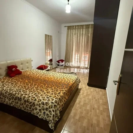 Tirane, jepet me qera apartament 1+1 Kati 7, 70 m² 350 € (Yzberisht)