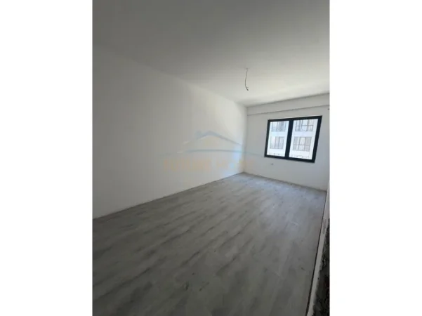Tirane, shitet apartament 2+1 Kati 3, 100 m² 160.000 € (UNAZA E RE)