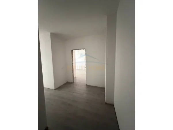 Tirane, shitet apartament 2+1 Kati 3, 100 m² 160.000 € (UNAZA E RE)