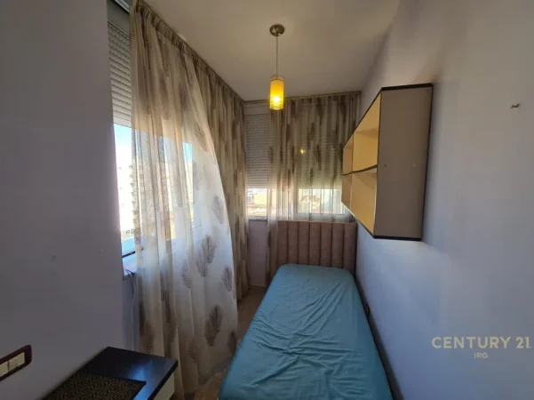 Tirane, jepet me qera apartament 2+1 Kati 7, 58 m² 600 € (Globe)