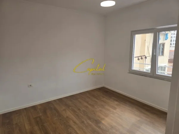 Tirane, shitet apartament 1+1 Kati 4, 50 m² 120.000 € (PAZARI I RI)