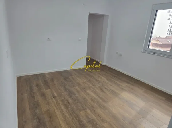 Tirane, shitet apartament 1+1 Kati 4, 50 m² 120.000 € (PAZARI I RI)
