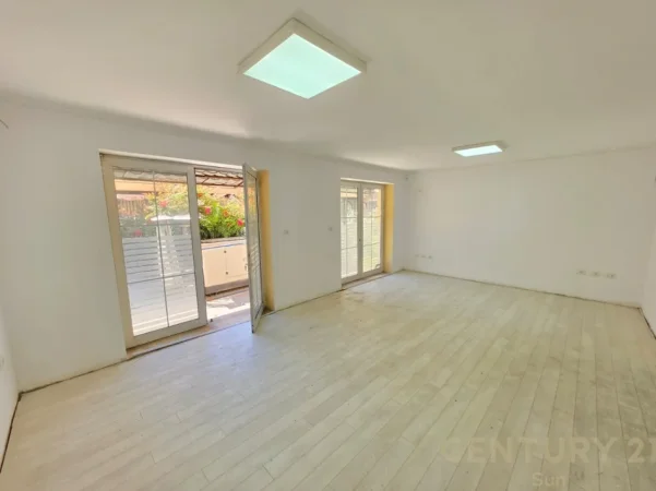 Tirane, jepet me qera dyqan Kati 0, 100 m² 1.200 € (Mozaiku)