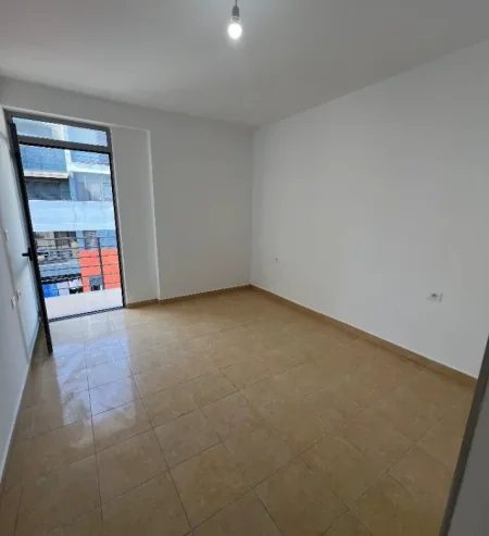 Tirane, shitet apartament 1+1 Kati 7, 73 m² 118.000 € (Yzberisht)