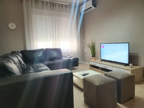 Tirane, jepet me qera apartament 1+1+Ballkon Kati 2, 65 m² 650 € (Myslym Shyri)