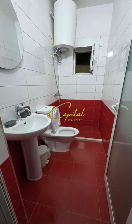 Tirane, jepet me qera apartament 1+1 Kati 3, 70 m² 450 € (RRUGA KUVAJT)