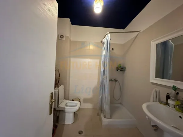 Tirane, jepet me qera apartament 2+1 Kati 7, 66 m² 420 € (Unaza e re)