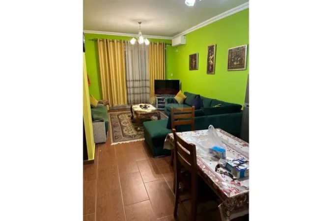 Tirane, jepet me qera apartament 1+1 Kati 1, 71 m² 530 € (Rruga Frosina Plaku)
