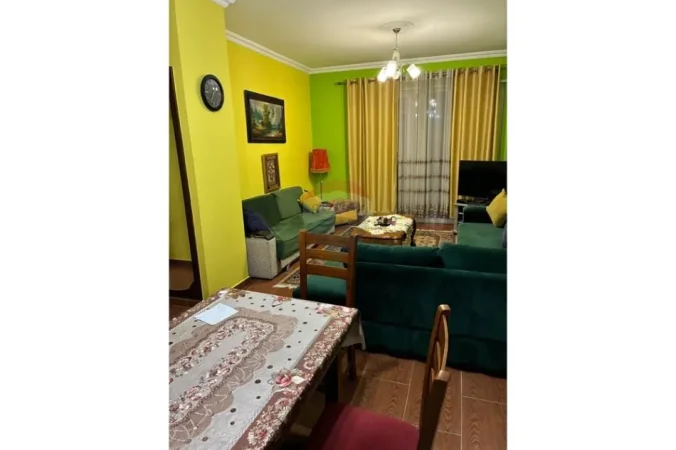 Tirane, jepet me qera apartament 1+1 Kati 1, 71 m² 530 € (Rruga Frosina Plaku)