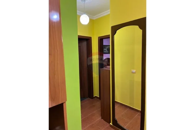 Tirane, jepet me qera apartament 1+1 Kati 1, 71 m² 530 € (Rruga Frosina Plaku)