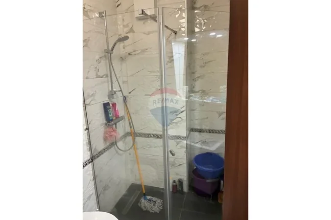 Tirane, jepet me qera apartament 1+1 Kati 1, 71 m² 530 € (Rruga Frosina Plaku)