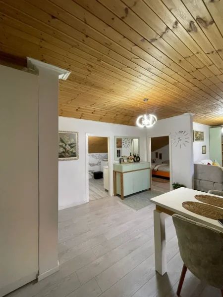 Tirane, jepet me qera apartament 2+1 Kati 3, 75 m² 600 € (Rruga e Dibres)