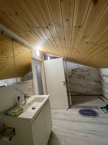 Tirane, jepet me qera apartament 2+1 Kati 3, 75 m² 600 € (Rruga e Dibres)