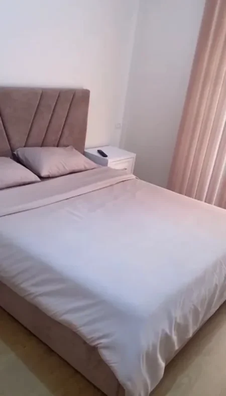Tirane, jepet me qera apartament 1+1+Ballkon Kati 4, 70 m² 450 € (ASTIR)