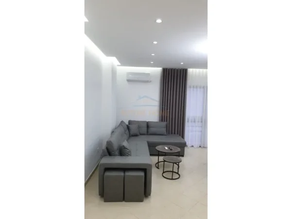 Tirane, jepet me qera apartament 2+1 Kati 5, 105 m² 580 € (ASTIR)