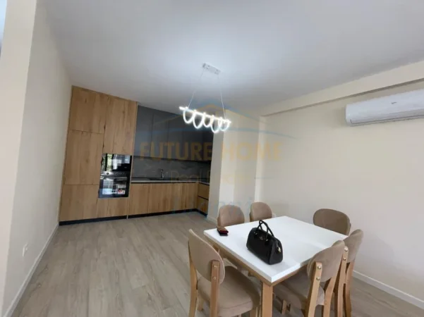 Tirane, jepet me qera apartament 2+1+Aneks+Ballkon Kati 1, 113 m² 1.100 € (Liqeni i Thate)