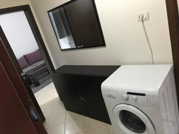 Jepet me qera apartament 1+1+Ballkon+1 dhome gatimi ne Laprake 40,000 Leke/Muaj (KOMISIONI 0)