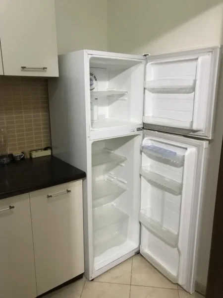 Jepet me qera apartament 1+1+Ballkon+1 dhome gatimi ne Laprake 40,000 Leke/Muaj (KOMISIONI 0)