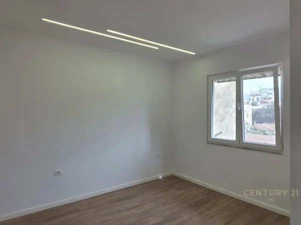 Tirane, shitet apartament 2+1 Kati 3, 148.000 € 