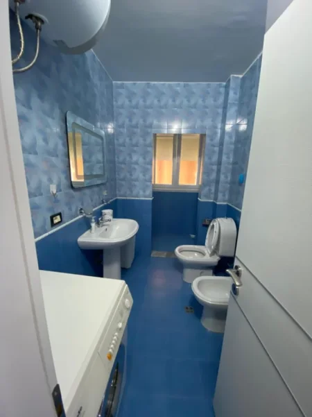 Shqiperi, shitet apartament 1+1 Kati 4, 59 m² 130.000 € (Rruga Kongresi Lushnjes)