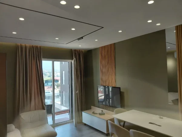 Tirane, jepet me qera apartament 2+1+Ballkon Kati 7, 95 m² 750 € (Ali Demi/Rr.Pasho Hysa)