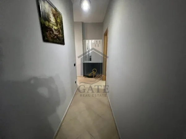 Durres, jepet me qera apartament 1+1+Ballkon Kati 7, 75 m² 350 € (Shkembi i Kavajes)