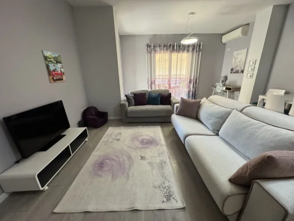 Tirane, jepet me qera apartament 1+1+Ballkon Kati 2, 78 m² 570 € (JORAN MISJA)