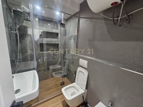 Shqiperi, jepet me qera apartament 1+1 Kati 0, 52 m² 500 € (Oxhaku)