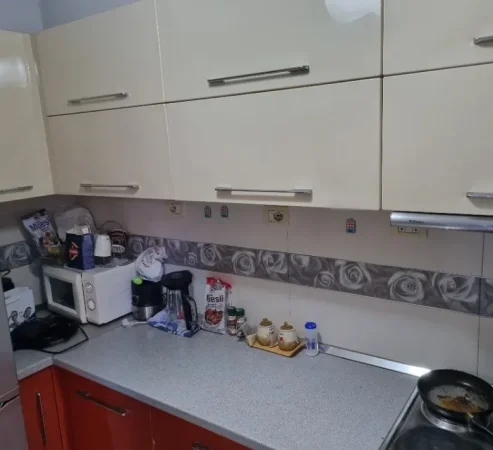 Tirane, jepet me qera apartament 2+1 Kati 2, 108 m² 600 € (Bulevardi Bajram Curri)