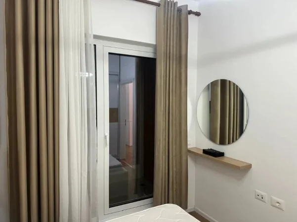 Tirane, jepet me qera apartament 1+1+Ballkon Kati 3, 50 m² 420 € (ALI DEMI)