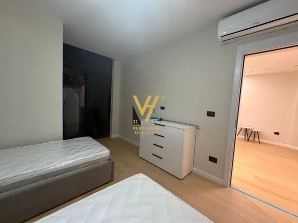 Tirane, jepet me qera apartament 2+1+Ballkon Kati 11, 100 m² 820 € (DELIJORGJI)