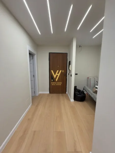 Tirane, jepet me qera apartament 2+1+Ballkon Kati 11, 100 m² 820 € (DELIJORGJI)