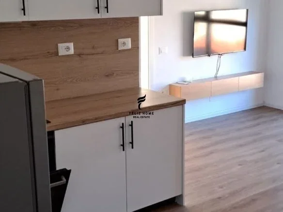 Tirane, jepet me qera apartament 1+1 Kati 7, 65 m² 400 € (ALI DEMI)