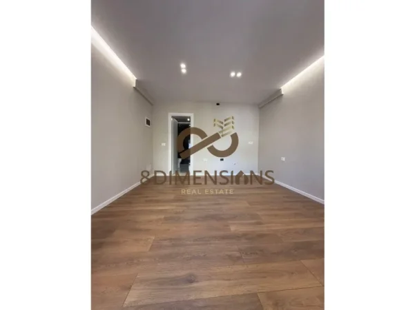 Tirane, jepet me qera zyre Kati 0, 30 m² 370 € (rruga e elbasanit)