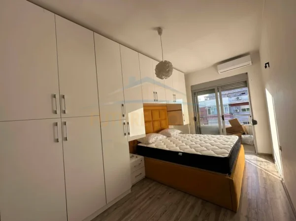 Tirane, jepet me qera apartament 1+1 Kati 8, 67 m² 420 € (UNAZA E RE)