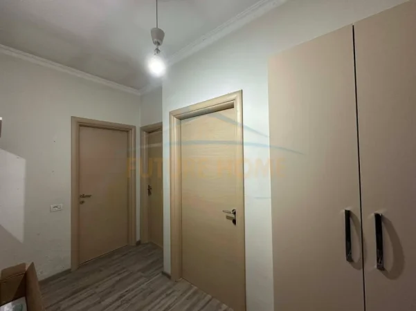 Tirane, jepet me qera apartament 1+1 Kati 8, 67 m² 420 € (UNAZA E RE)