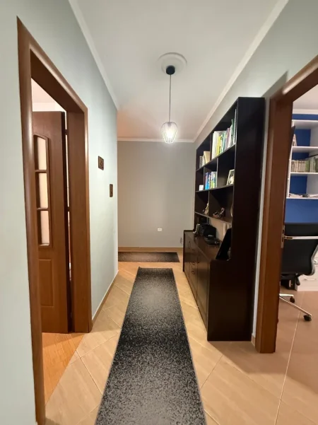 Shitet apartament 2+1 Kati 5, 112 m² 150.000 € (Rruga loni ligori)