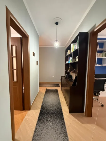 Shitet apartament 2+1 Kati 5, 112 m² 150.000 € (Rruga loni ligori)