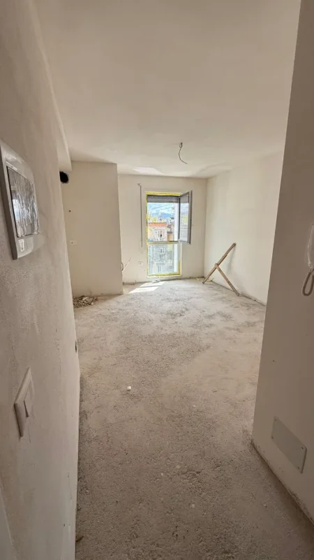 Tirane, shitet apartament 2+1 Kati 3, 110 m² 221.600 € (Xhamlliku)