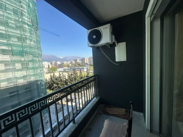 Tirane, jepet me qera garsonier 1+1 Kati 5, 40 m² 400 € (Rruga egnatia)