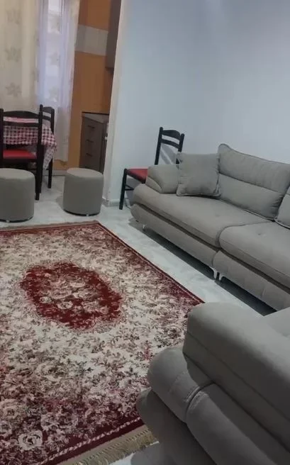 Jepet me qera apartament 1+1 – Rruga e Dibrës, Medrese , 450 €